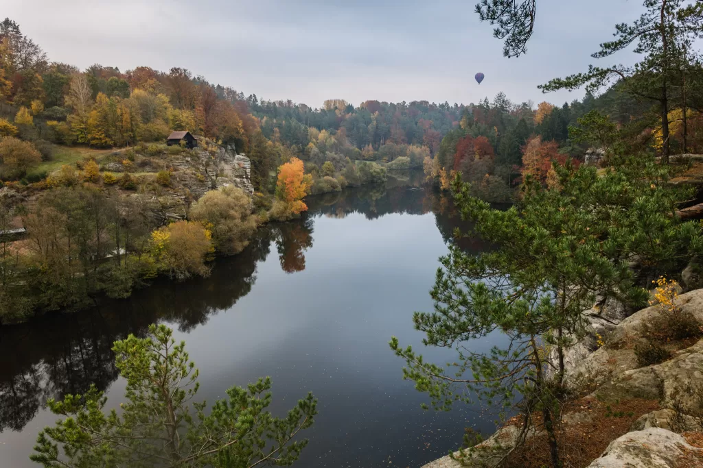 rybník Věžák, Podtrosecká údolí
